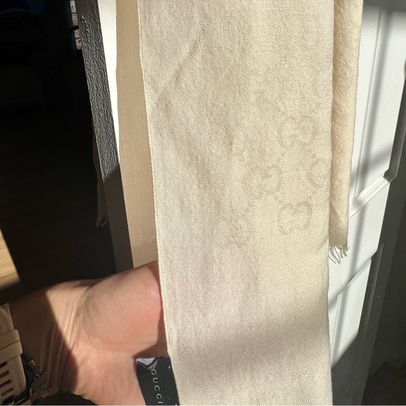 COPY - Gucci scarf , beige color - Picture 2 of 11